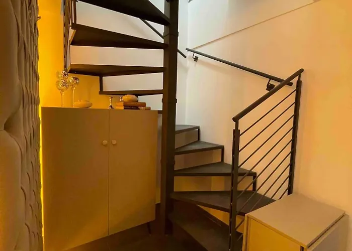 Joivy Exclusive 2-bedroom With Private Garden - 5 Minutes From The Colosseum Villa Roma